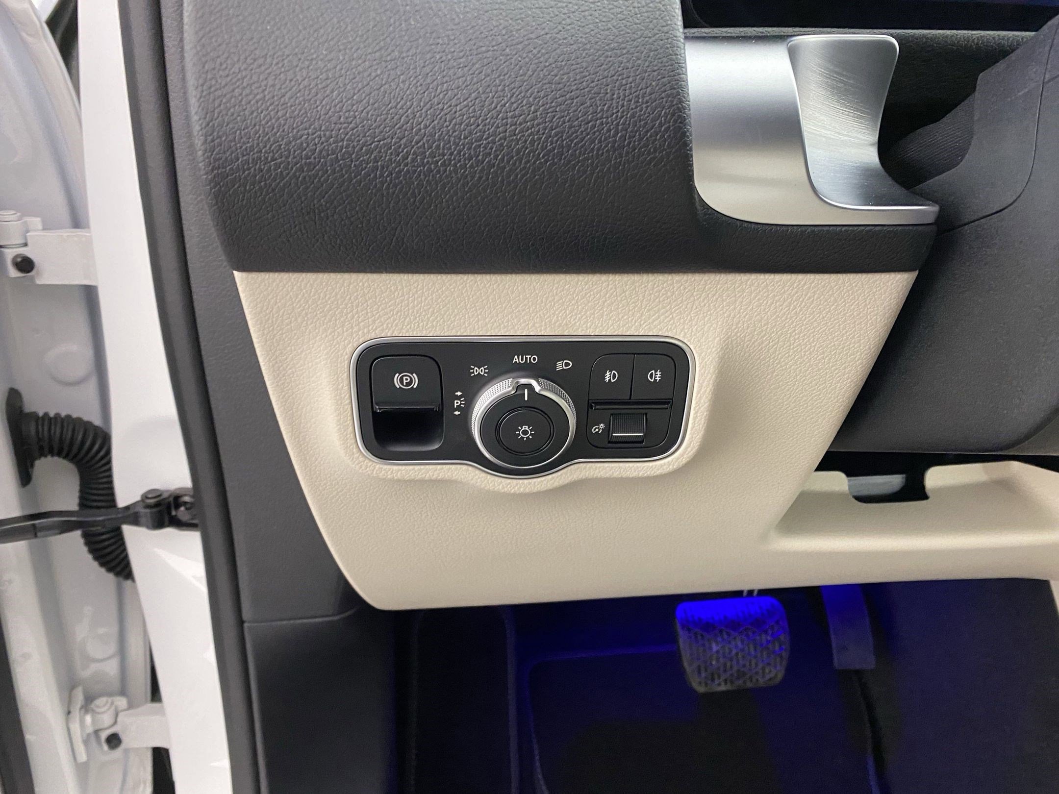 Certified 2025 Mercedes-Benz GLB 250 4MATIC image 17