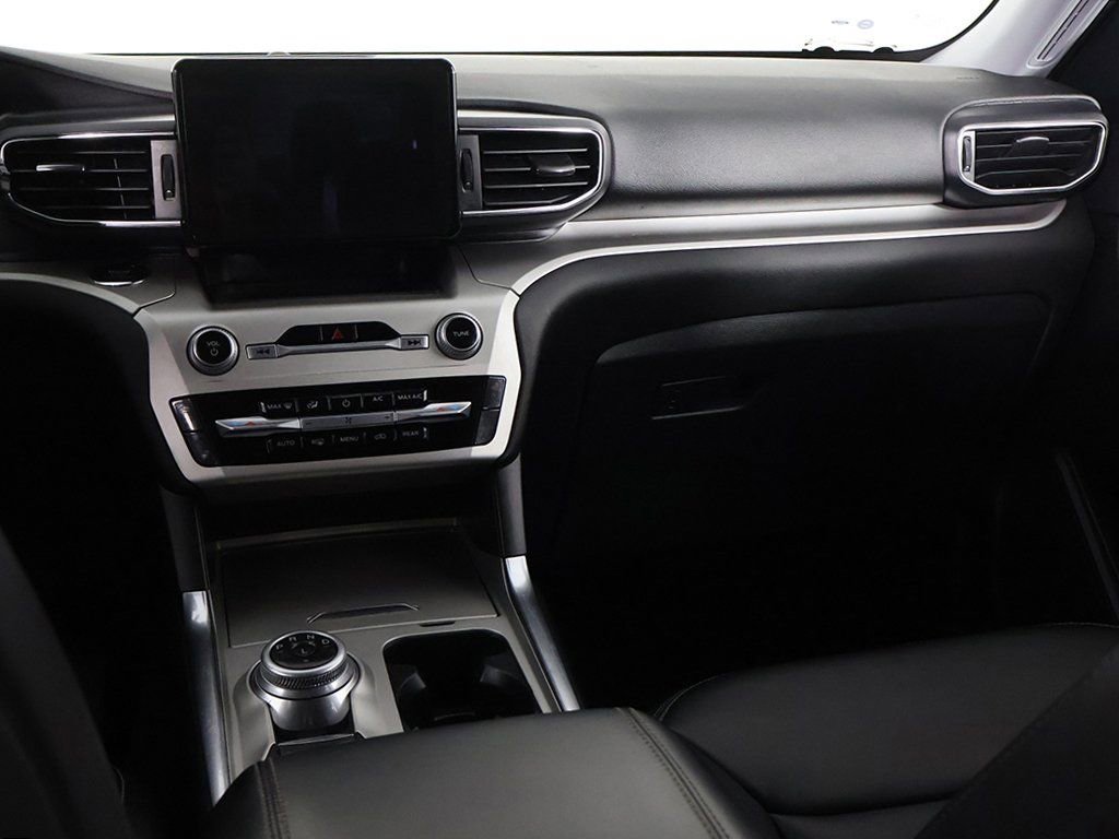 Used 2022 Ford Explorer XLT w/ Equipment Group 202A image 43