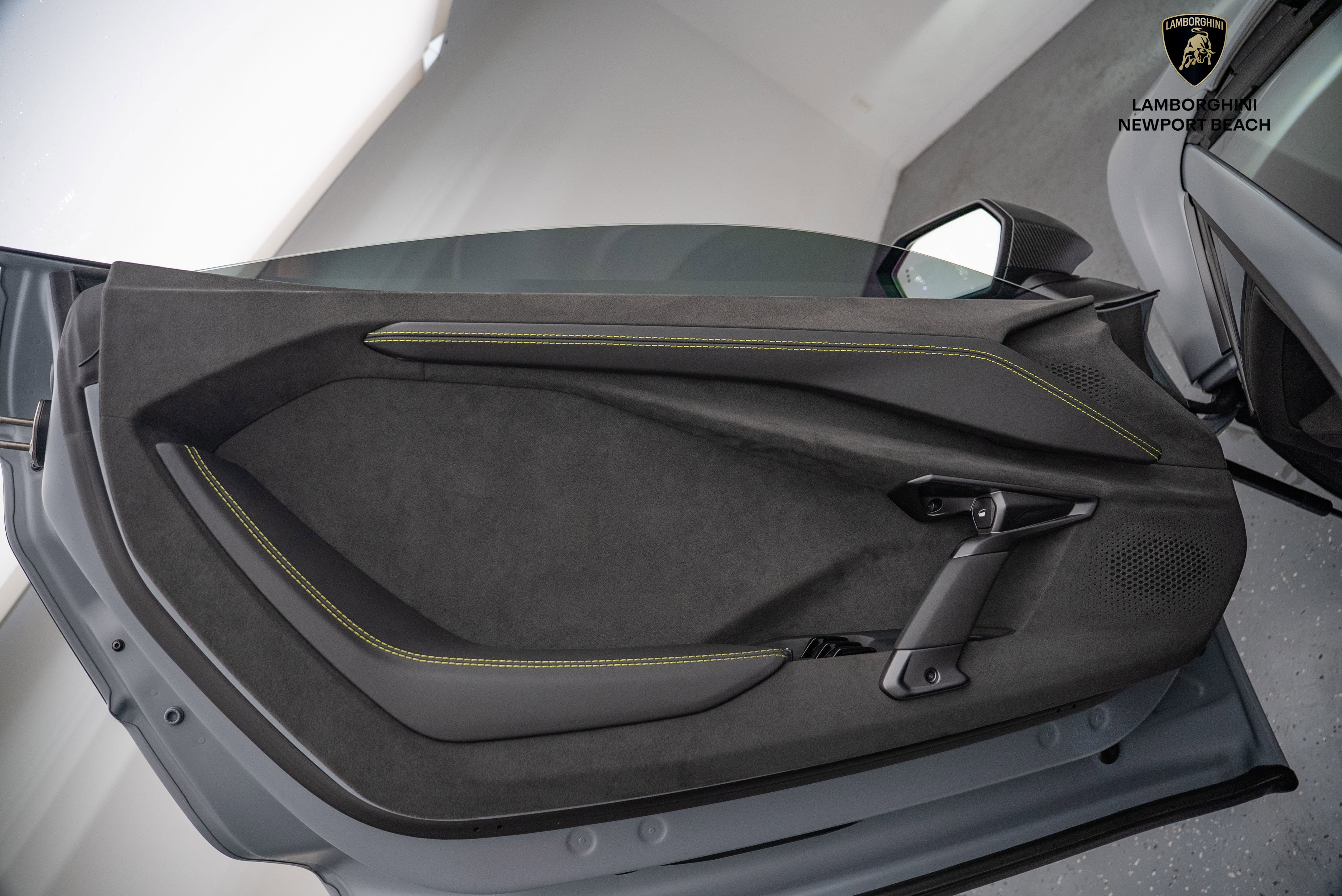 Used 2024 Lamborghini Revuelto image 42