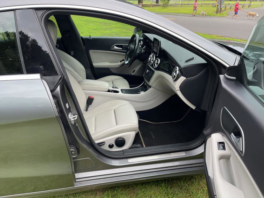 Used 2016 Mercedes-Benz CLA 250 image 35