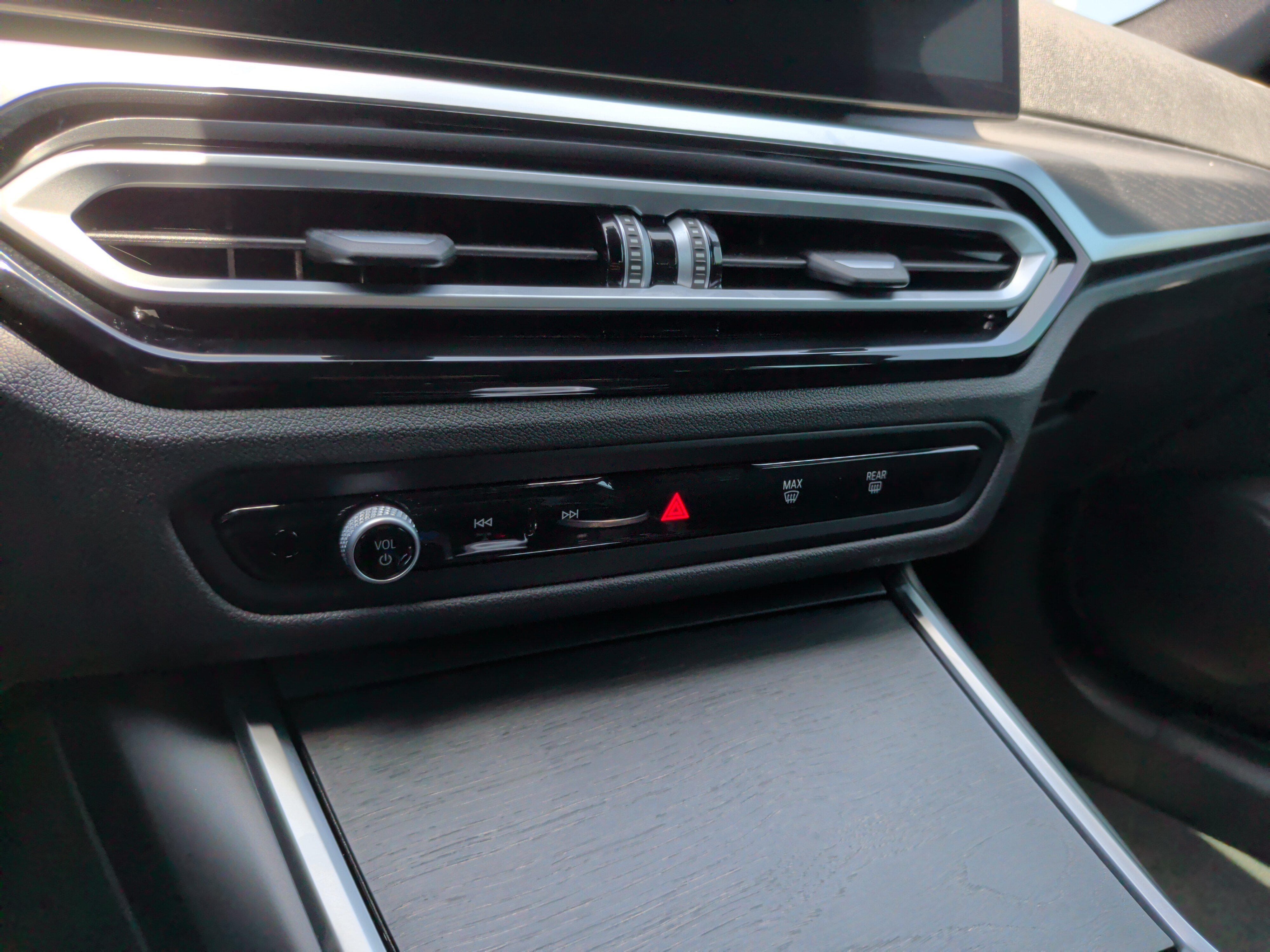 Used 2024 BMW i4 eDrive35 w/ Premium Package RWD image 19