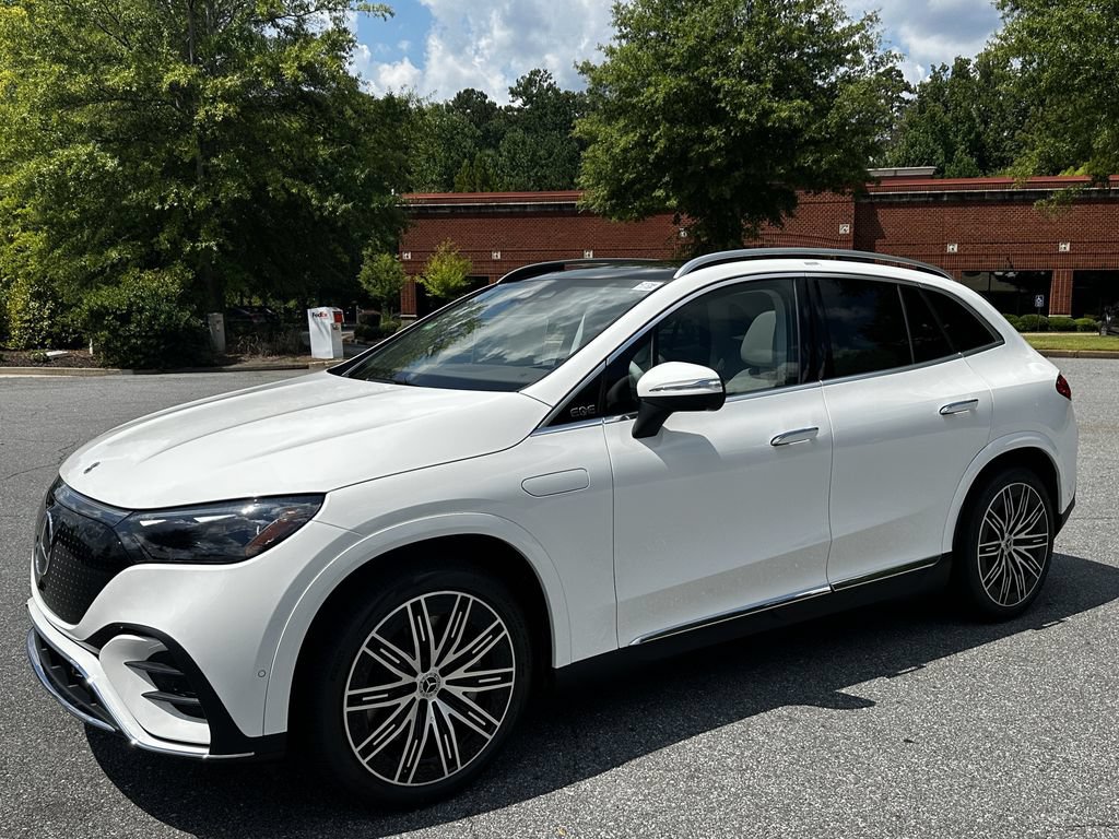 New 2027 Mercedes-Benz EQE 320+ SUV image 4