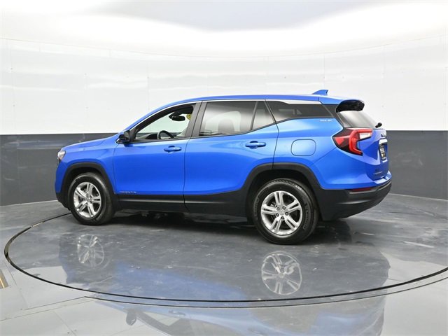 Used 2024 GMC Terrain SLE image 4