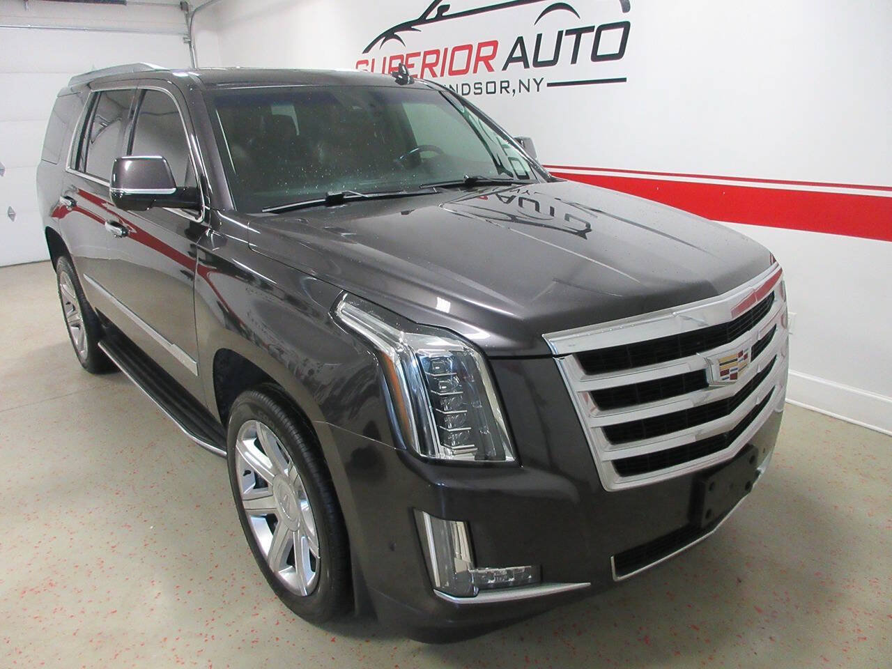 Used 2017 Cadillac Escalade Luxury AWD/4WD image 11