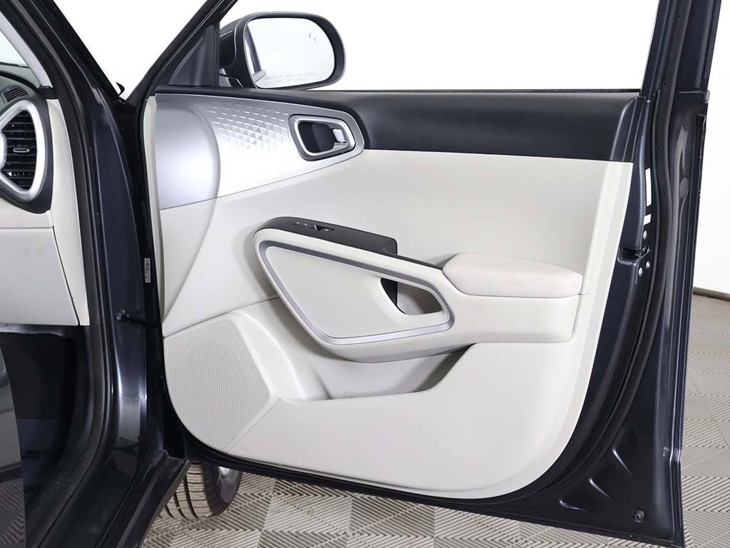 Used 2025 Kia Soul LX w/ LX Technology Package image 22
