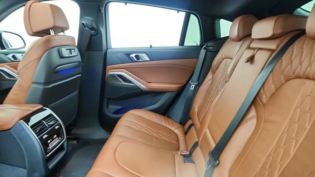 Used 2022 BMW X6 xDrive40i w/ Executive Package image 29