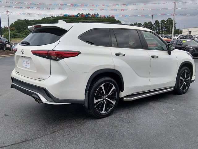 Used 2021 Toyota Highlander XSE AWD/4WD image 3