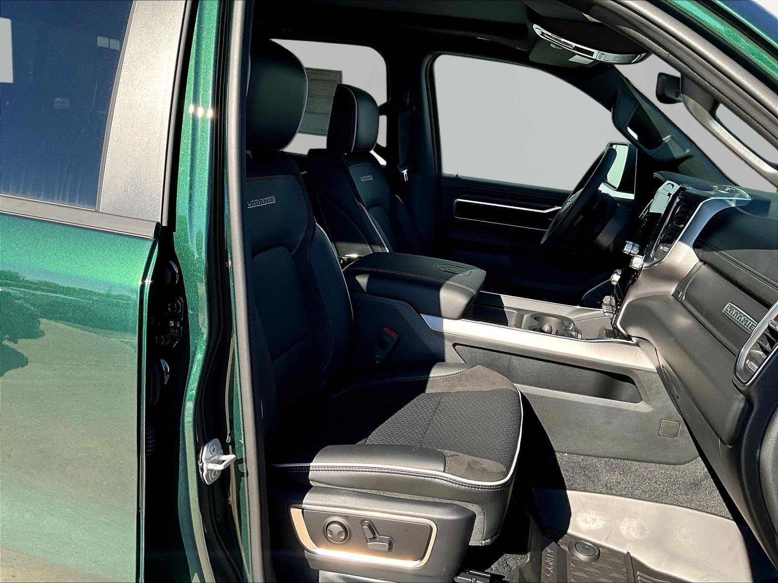 New 2027 RAM 1500 Laramie w/ Night Edition AWD/4WD image 10