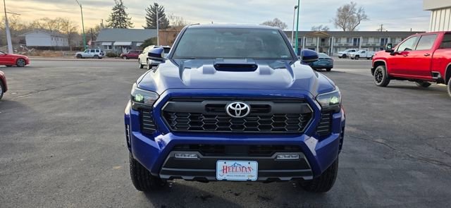 Used 2025 Toyota Tacoma TRD Sport image 2