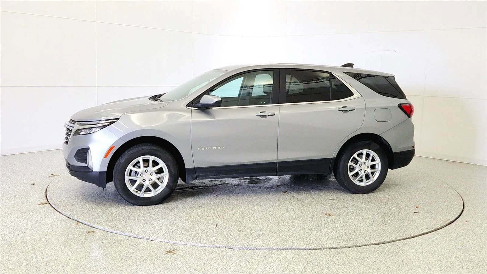 Used 2024 Chevrolet Equinox LT w/ LPO, Floor Liner Package image 4