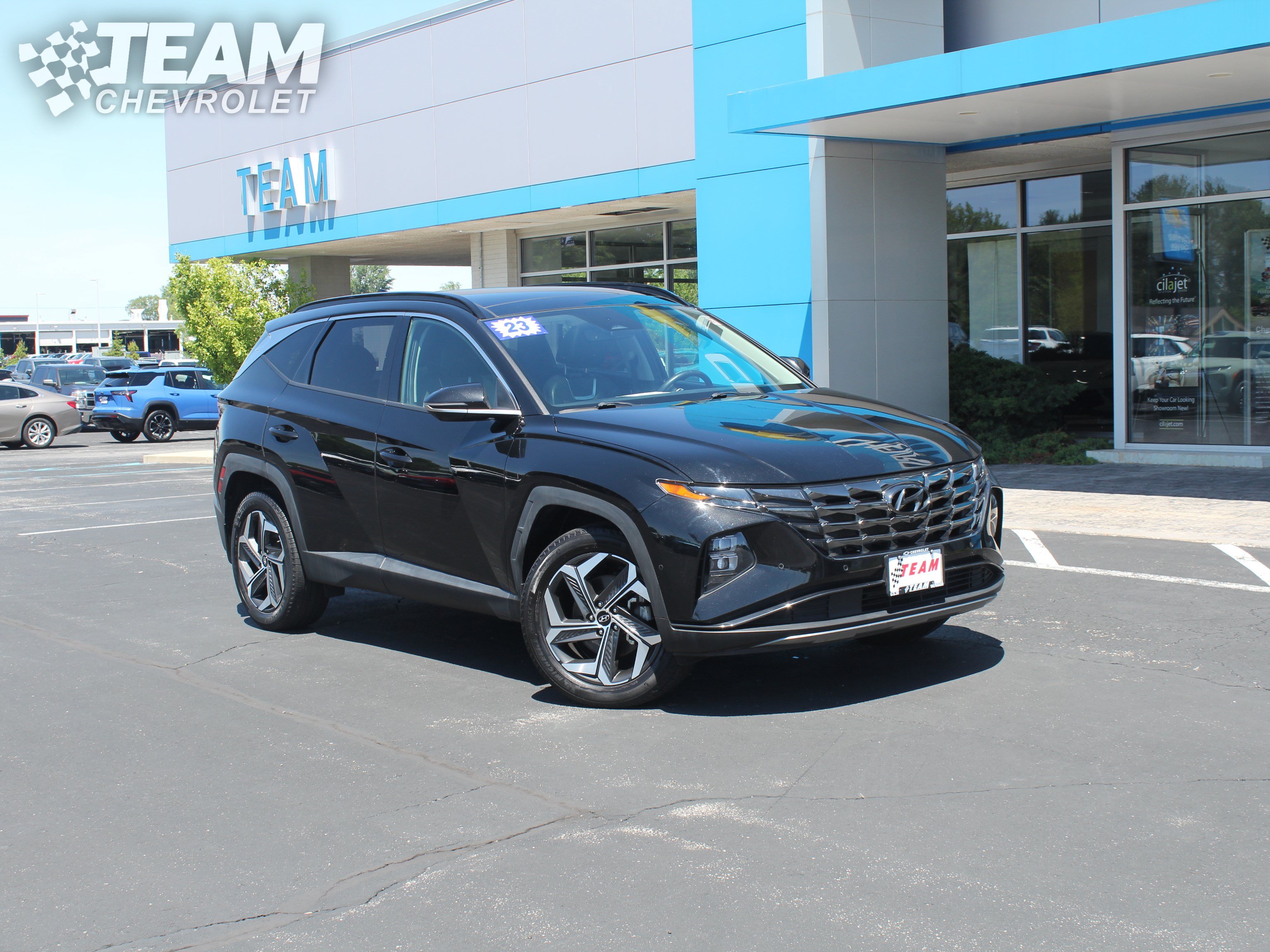 Used 2023 Hyundai Tucson Limited w/ Cargo Package AWD/4WD image 2