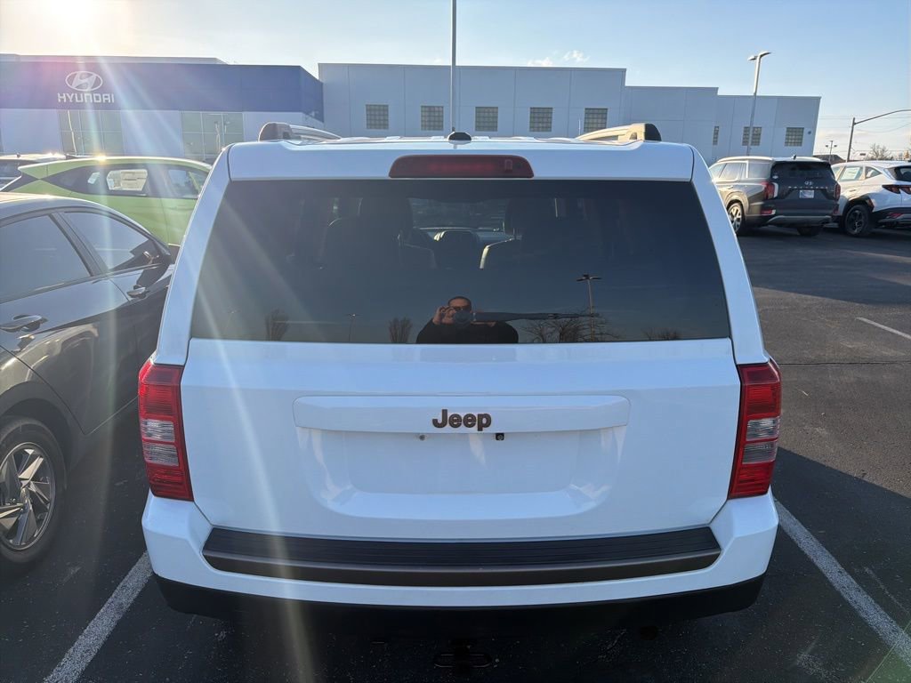 Used 2016 Jeep Patriot 75th Anniversary w/ Power Value Group FWD image 7