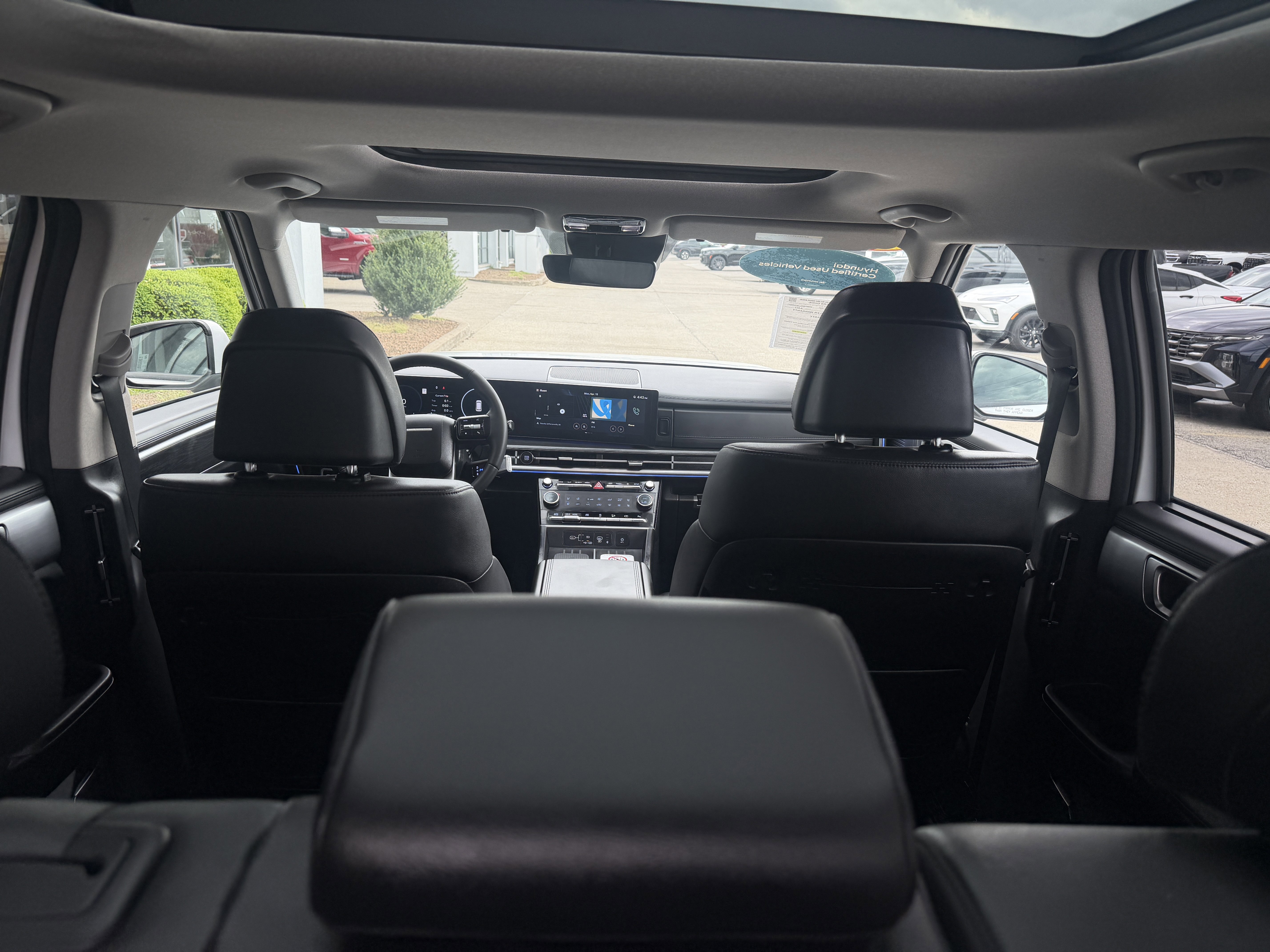 Used 2025 Hyundai Santa Fe Limited AWD/4WD image 13