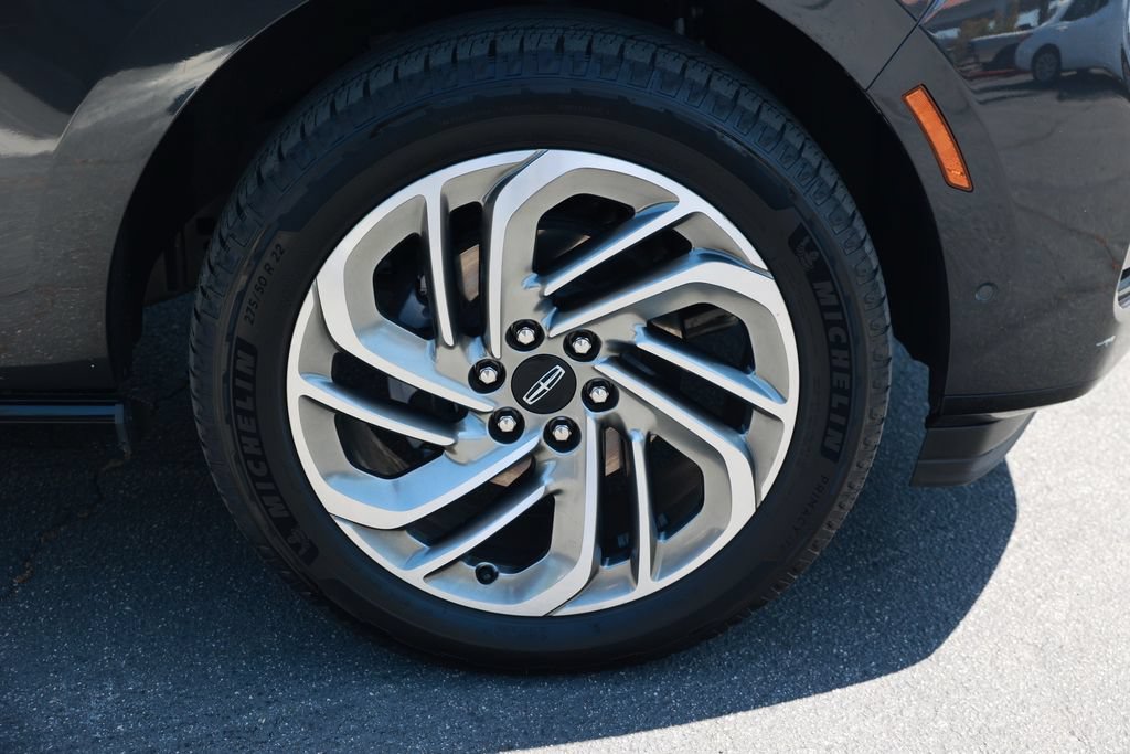 Used 2025 Lincoln Navigator Reserve AWD/4WD image 8