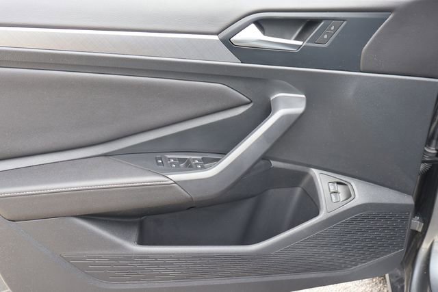 Used 2024 Volkswagen Jetta SE FWD image 14