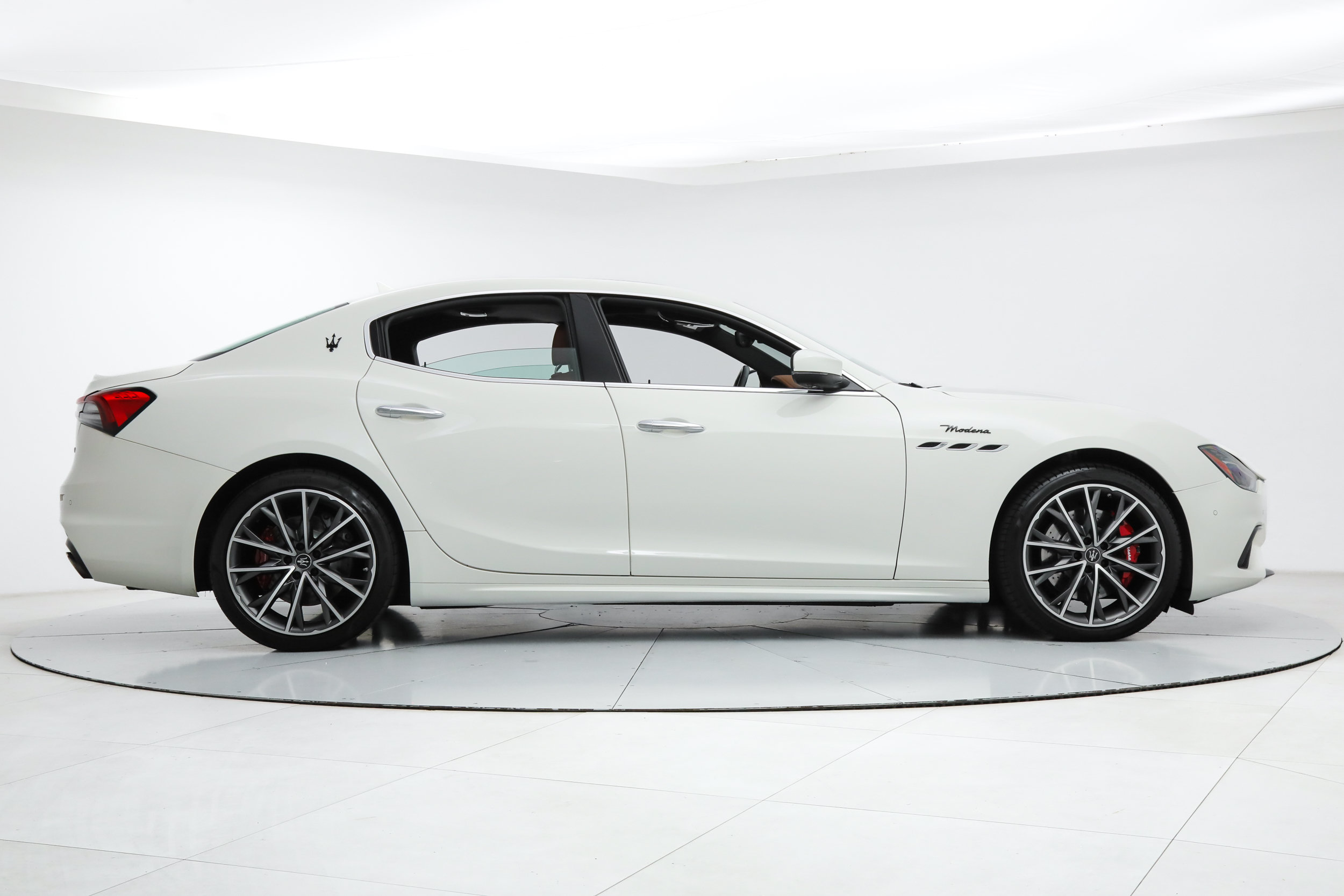 Certified 2023 Maserati Ghibli Modena RWD image 6