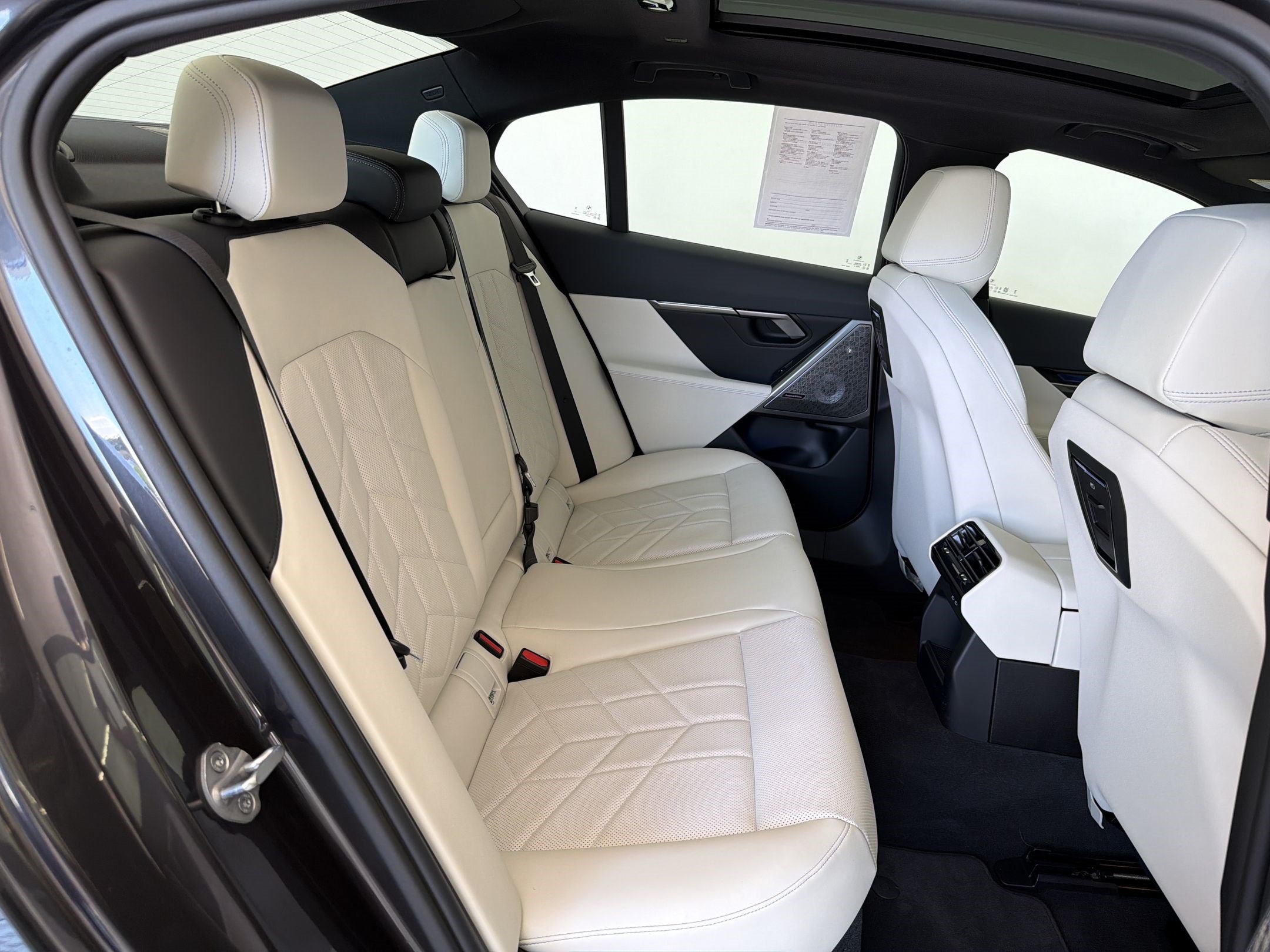 Used 2024 BMW i5 eDrive40i w/ M Sport Package RWD image 31