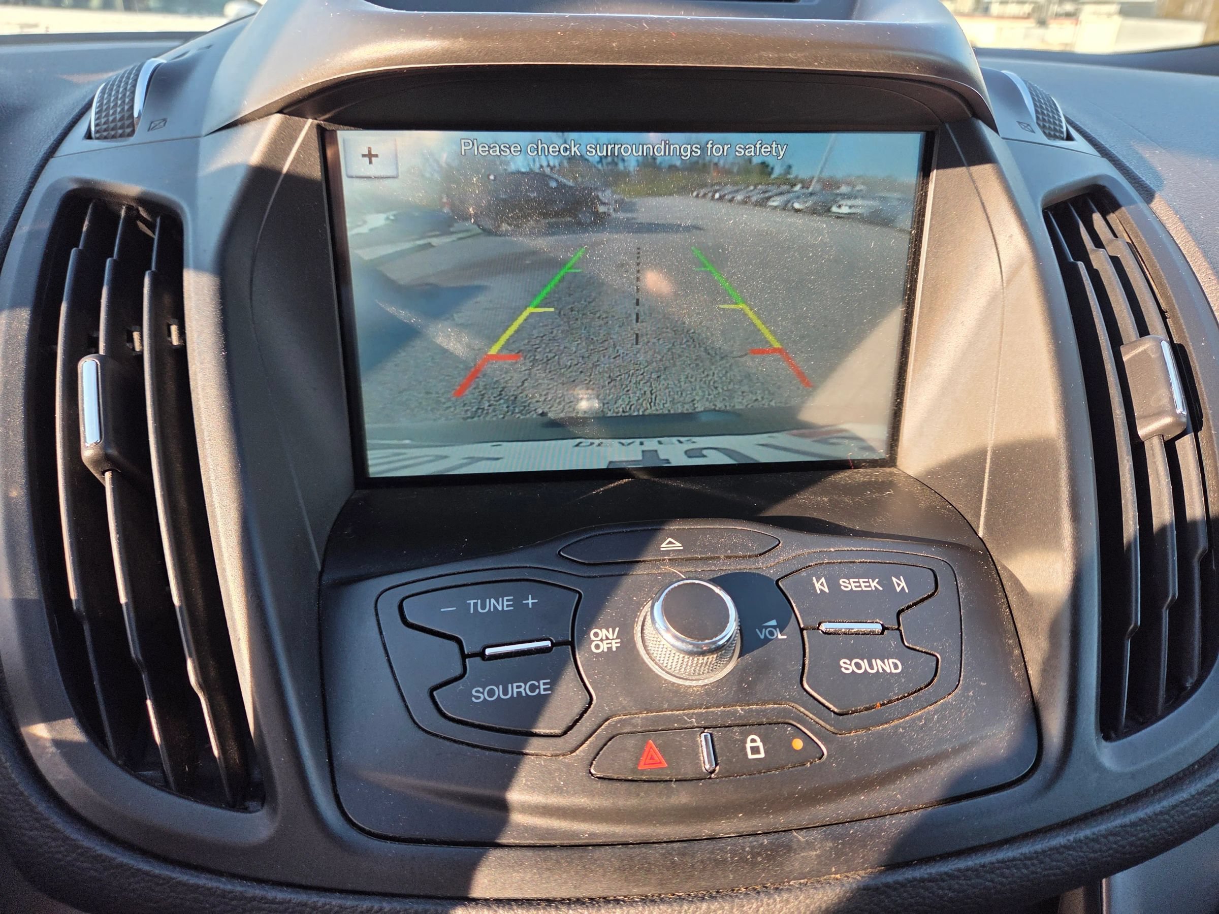 Used 2016 Ford Escape SE w/ Equipment Group 201A FWD image 9