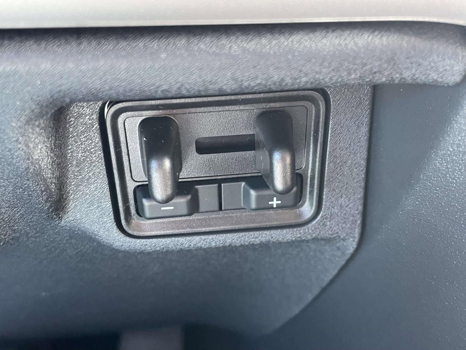 New 2026 Ford Expedition Active image 16