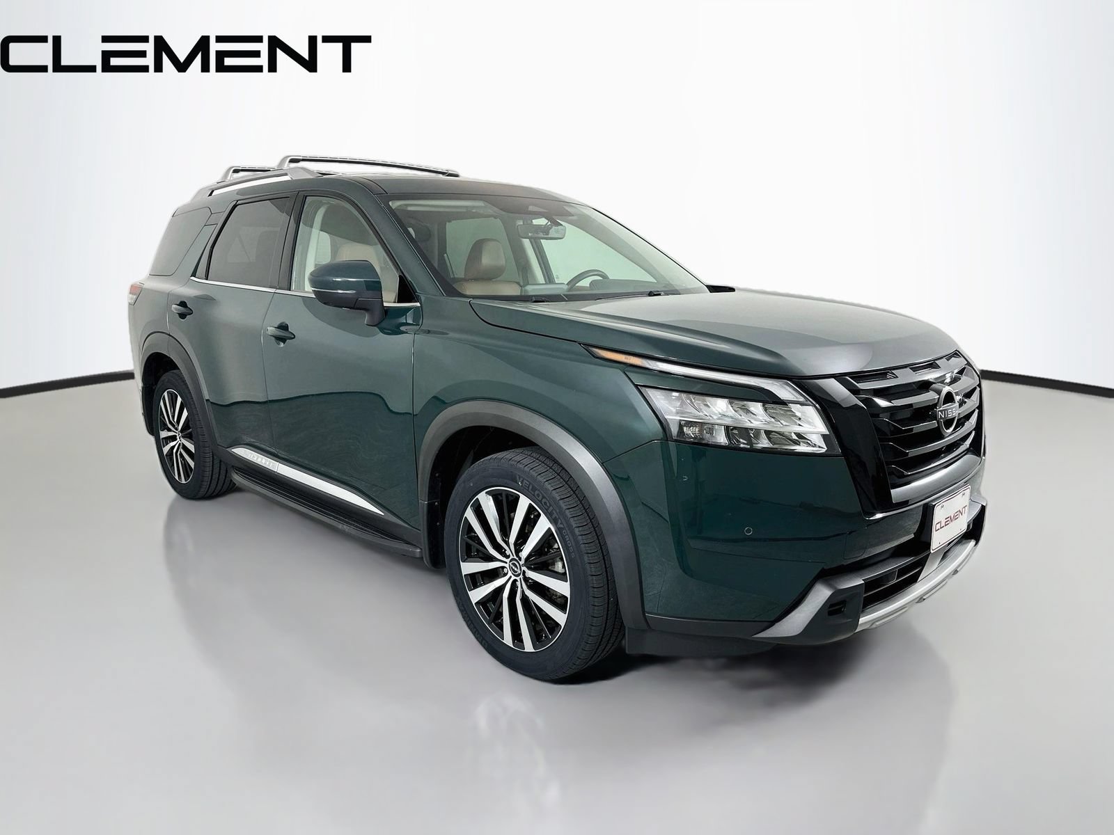 Used 2024 Nissan Pathfinder Platinum w/ Lighting Package (N93) AWD/4WD image 5