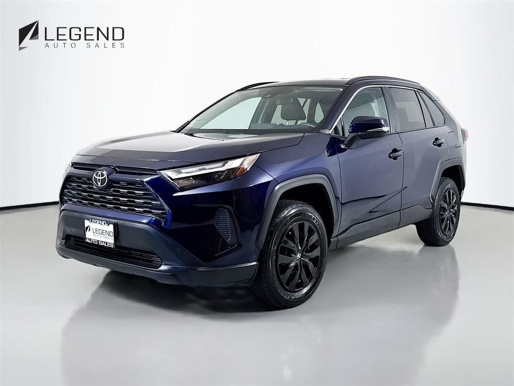 Used 2022 Toyota RAV4 XLE AWD/4WD image 1