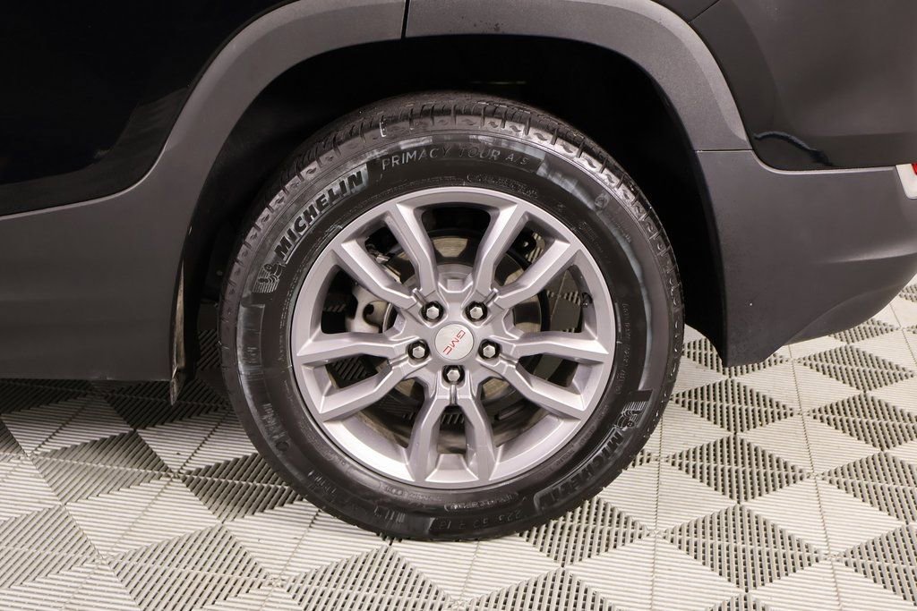 Used 2024 GMC Terrain SLT image 17