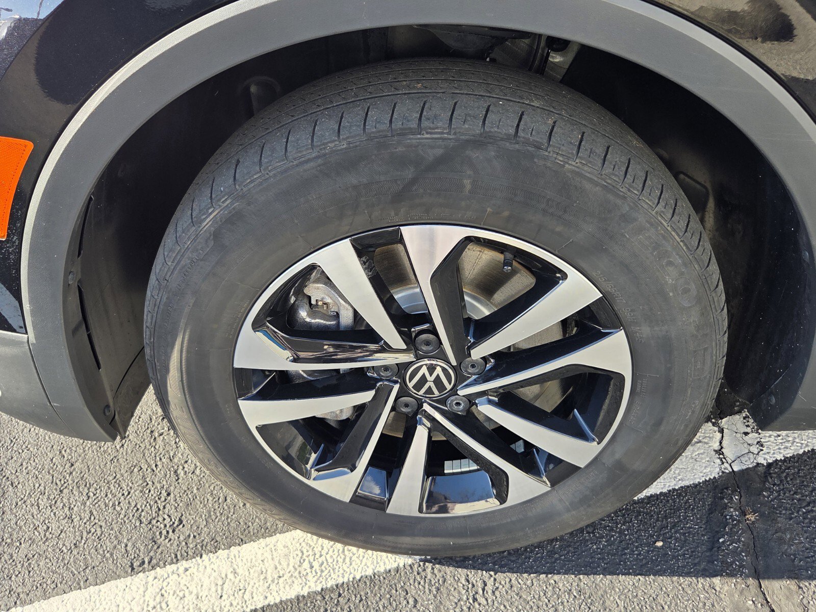 Used 2024 Volkswagen Tiguan S image 9