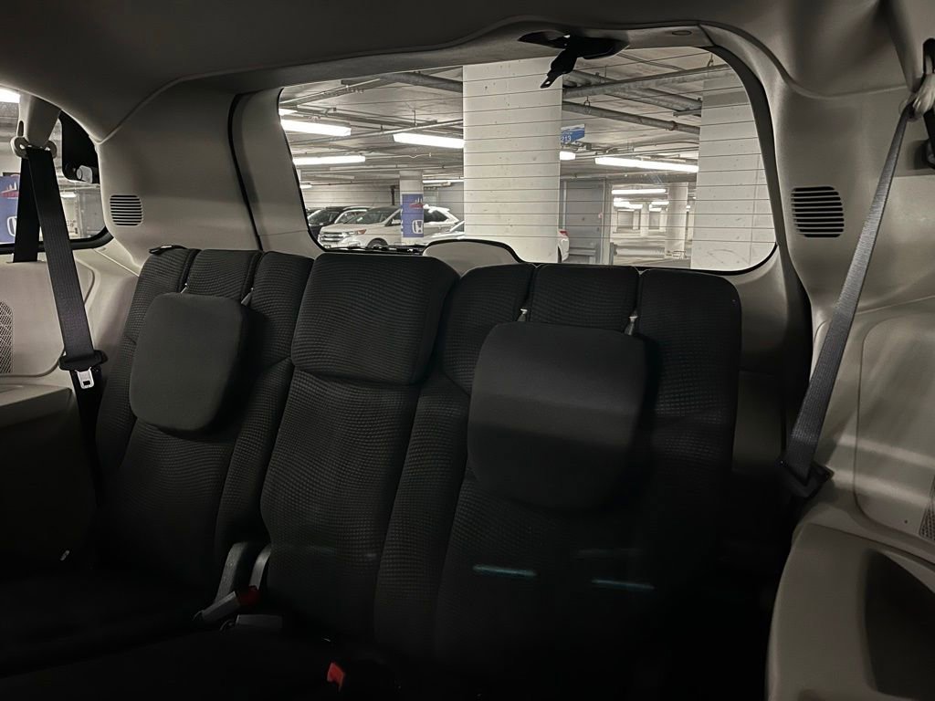 Used 2020 Dodge Grand Caravan SE w/ Rear Park Assist Package image 16