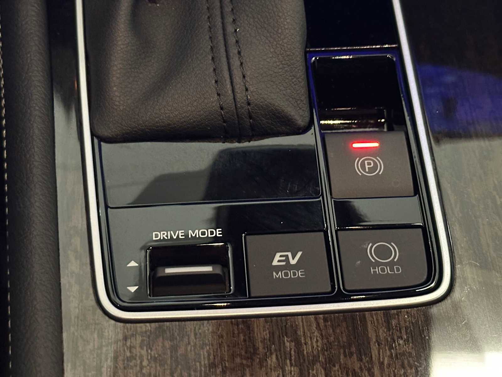 Certified 2025 Toyota Sienna Platinum image 18