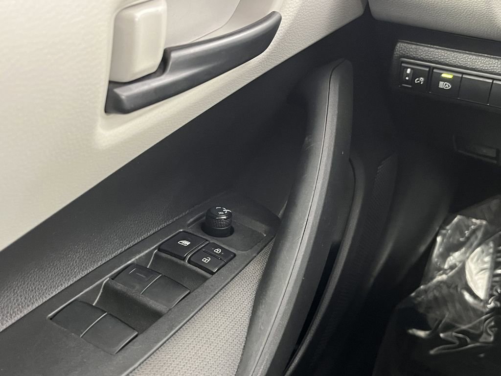 Used 2022 Toyota Corolla LE image 25