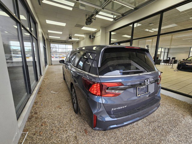 New 2026 Honda Odyssey Touring image 4