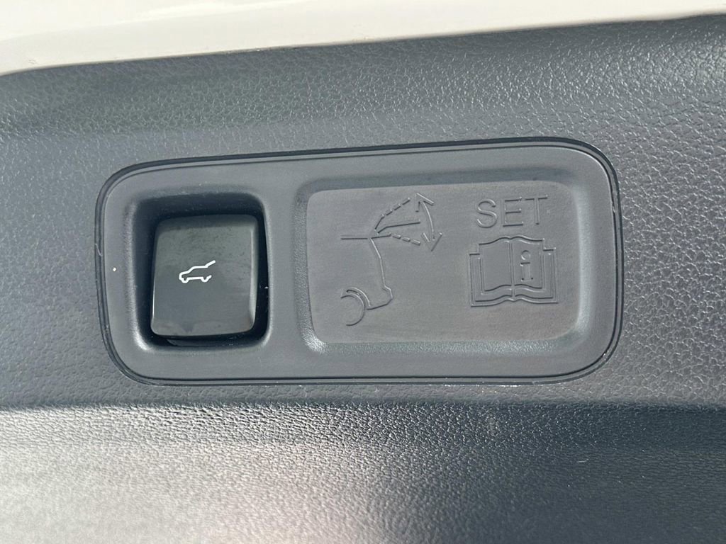 Certified 2024 Lincoln Navigator L Black Label image 20