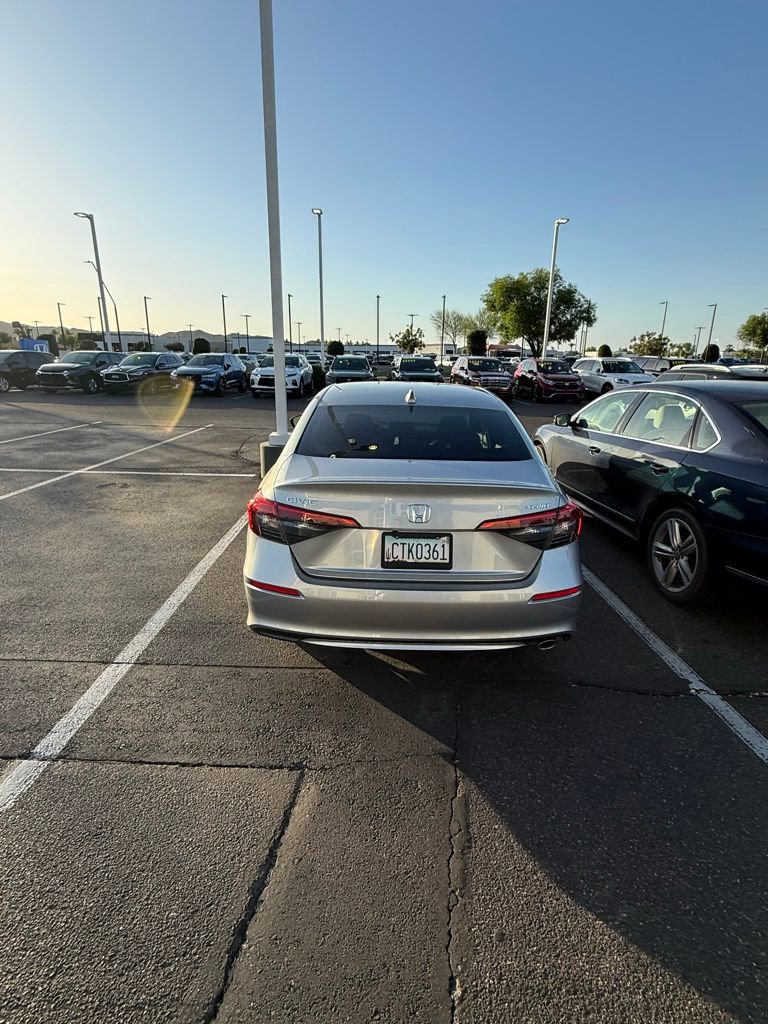 Used 2023 Honda Civic Sport image 4