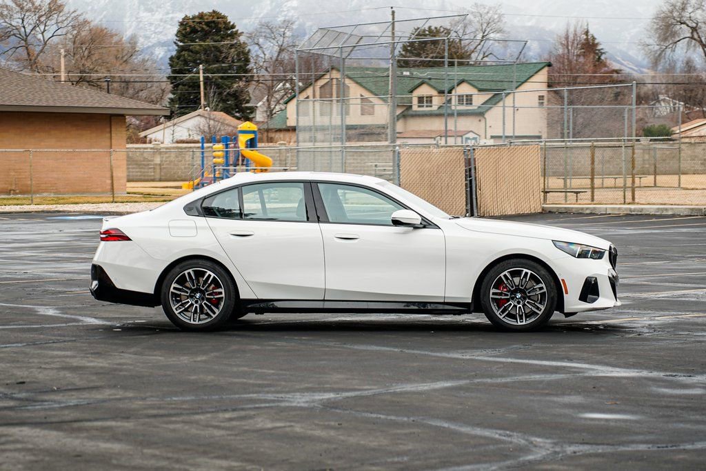 Certified 2025 BMW 530i xDrive w/ M Sport Package AWD/4WD image 4