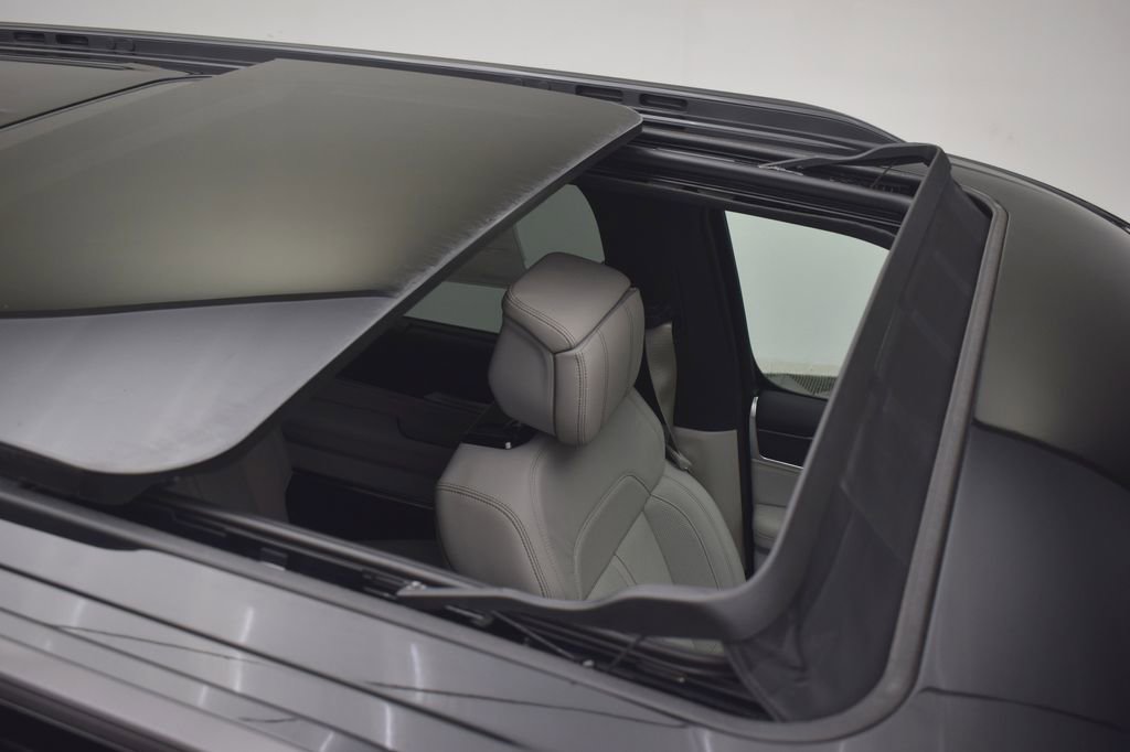 New 2026 Jeep Grand Wagoneer Summit AWD/4WD image 6
