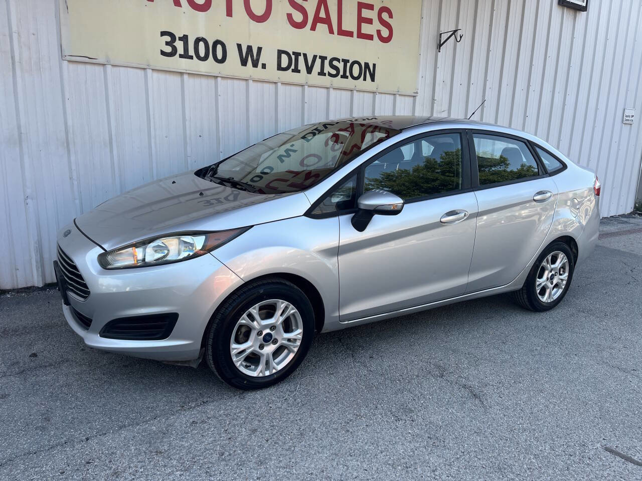 Used 2015 Ford Fiesta SE image 8