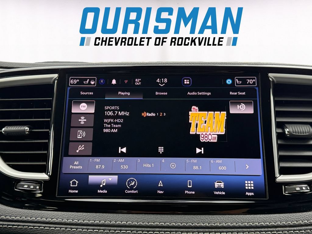 Used 2022 Chrysler Pacifica Touring-L w/ Uconnect Theater Family Group AWD/4WD image 14