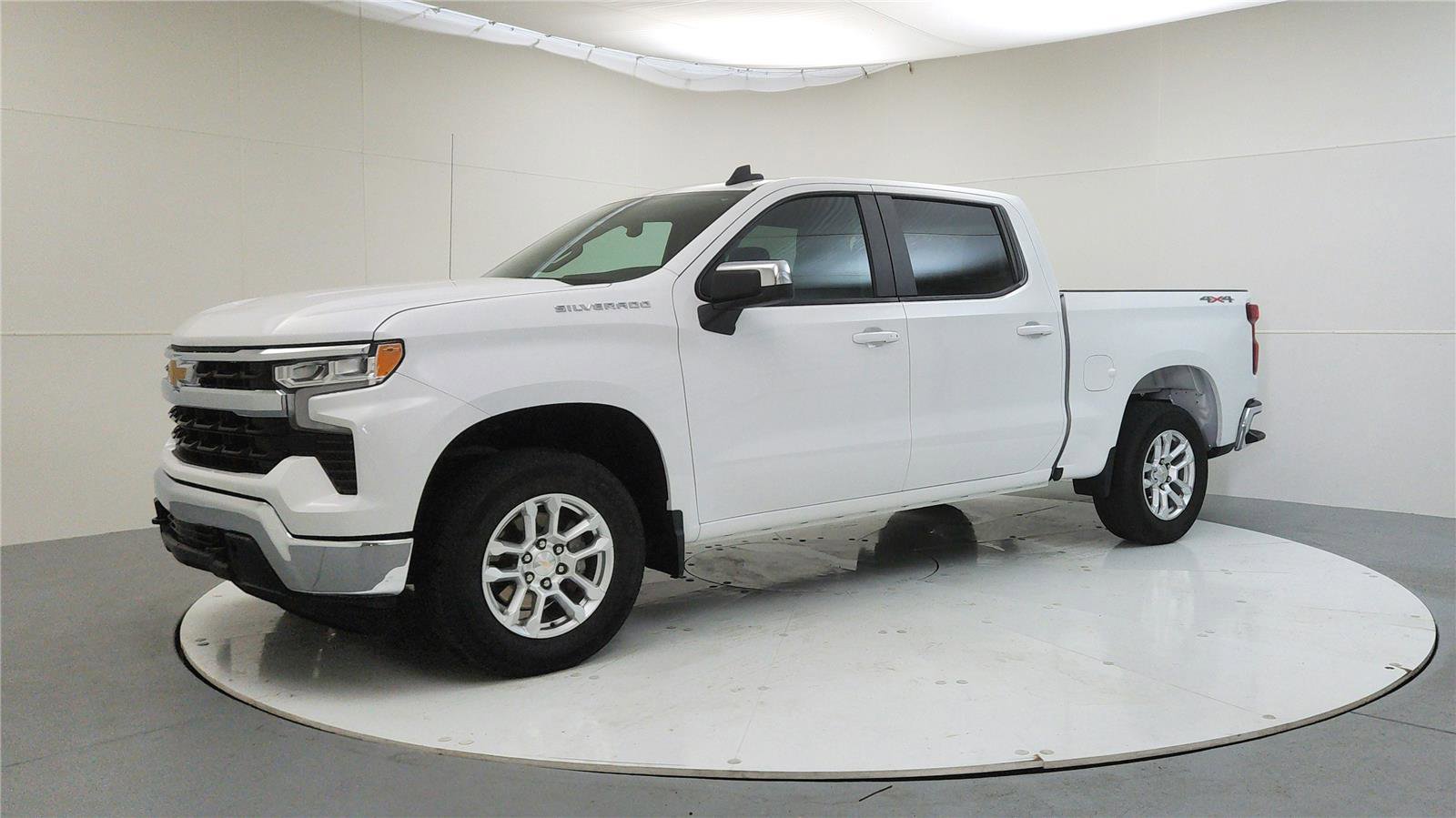 Used 2023 Chevrolet Silverado 1500 LT image 4