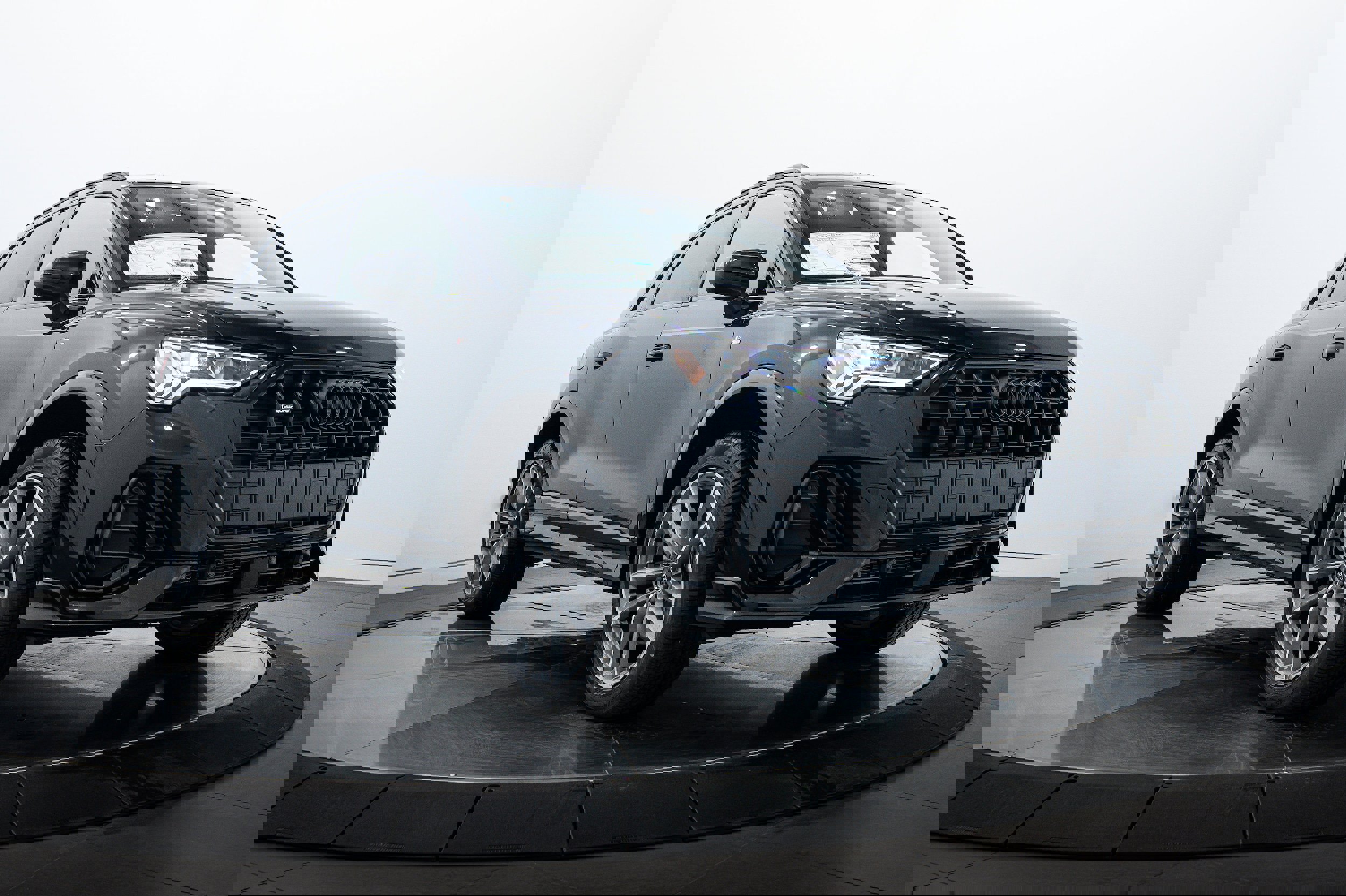 New 2025 Audi Q3 2.0T Premium