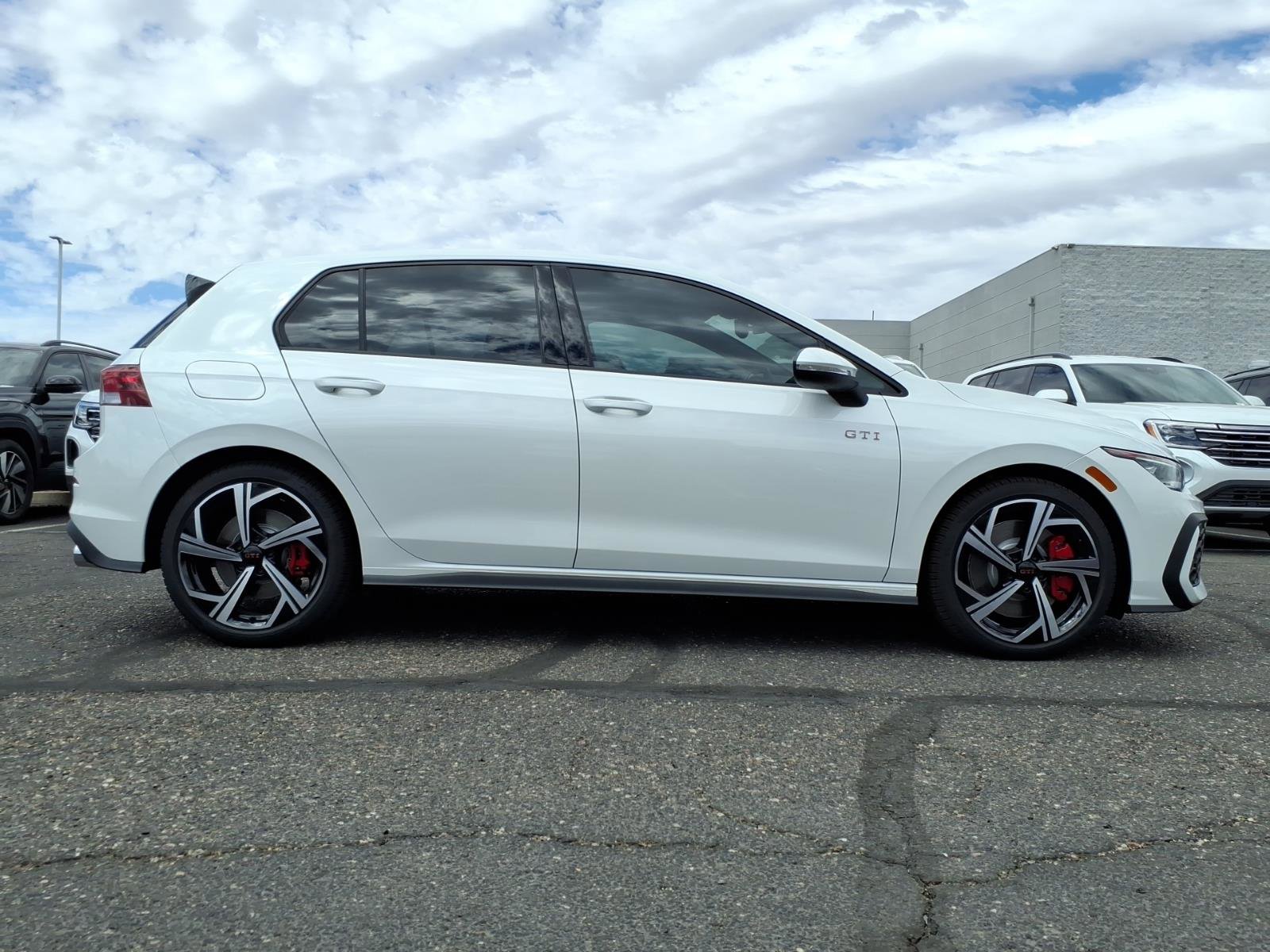 New 2026 Volkswagen GTI SE FWD image 5