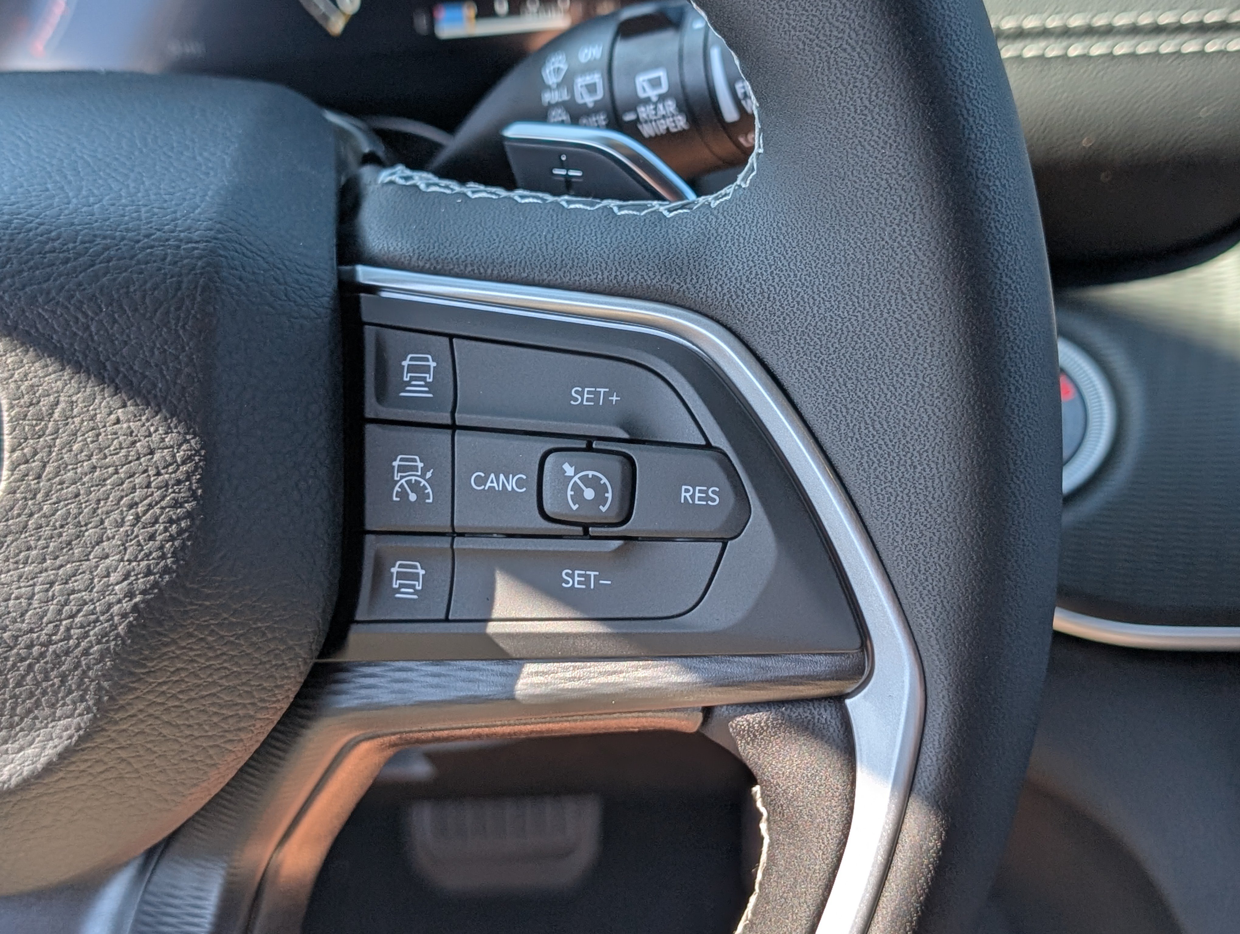 New 2025 Jeep Grand Cherokee Altitude AWD/4WD image 21
