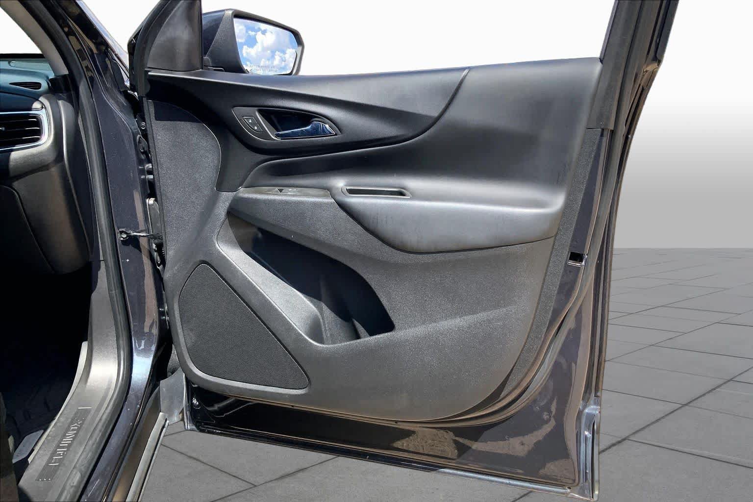 Used 2022 Chevrolet Equinox LT w/ LPO, Floor Liner Package FWD image 23