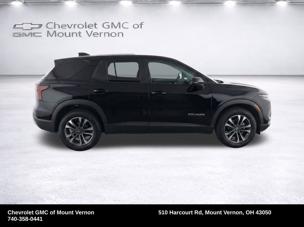 Used 2026 Chevrolet Equinox LT FWD image 9