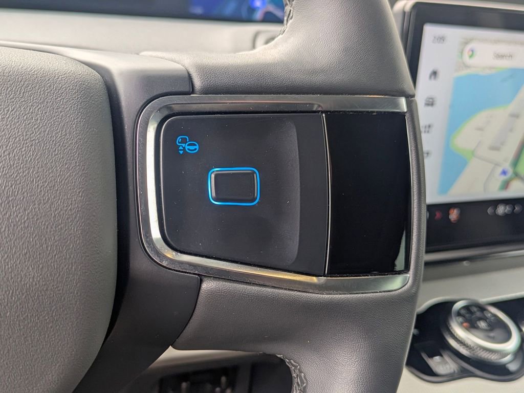 Used 2025 Ford Expedition Active image 21