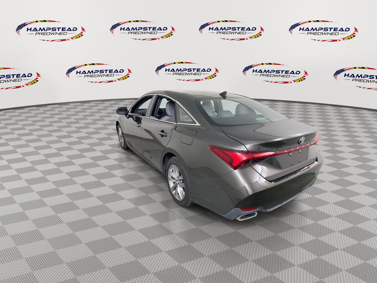 Used 2019 Toyota Avalon XLE w/ Moonroof Package image 6