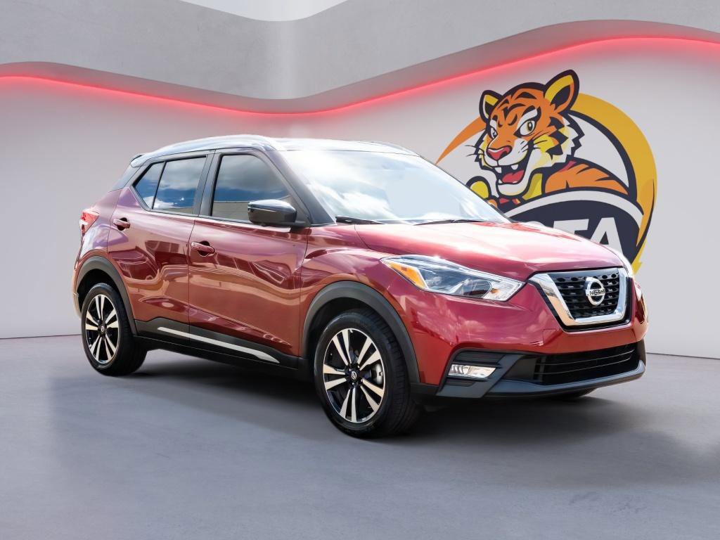 Used 2018 Nissan Kicks SR w/ Premium Package image 3