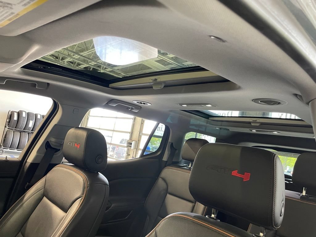 Used 2022 GMC Acadia AT4 w/ Technology Package AWD/4WD image 26