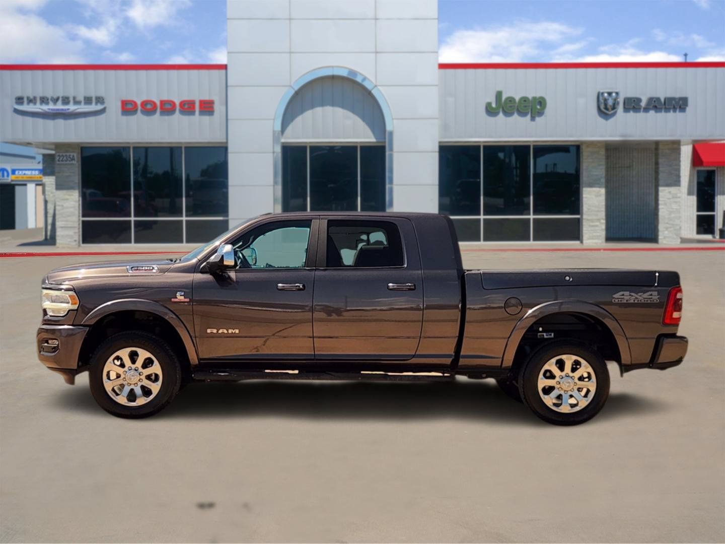 Used 2021 RAM 2500 Laramie AWD/4WD image 3