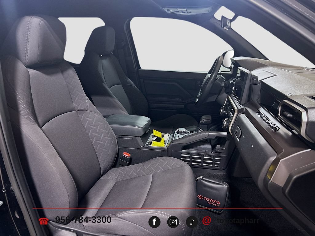 Used 2025 Toyota Tacoma SR5 AWD/4WD image 24