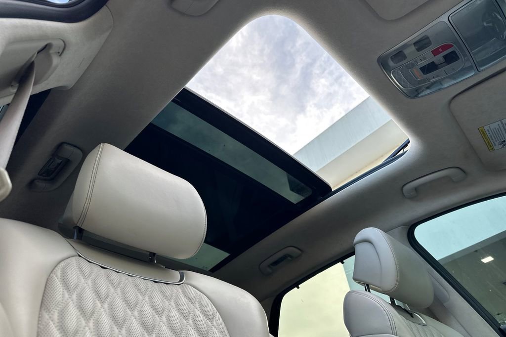 Used 2022 Genesis GV70 3.5T Sport w/ Sport Prestige Package image 17